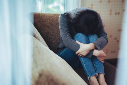 Según los registros la mujer condenada trasladaba a dos adolescentes a la cárcel para ser abusadas. (Foto ilustrativa: istock)