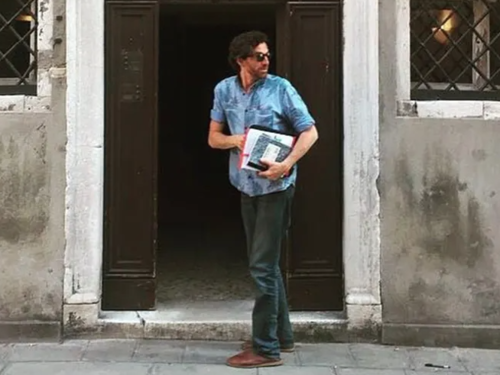 fallece integrante cree emily in paris