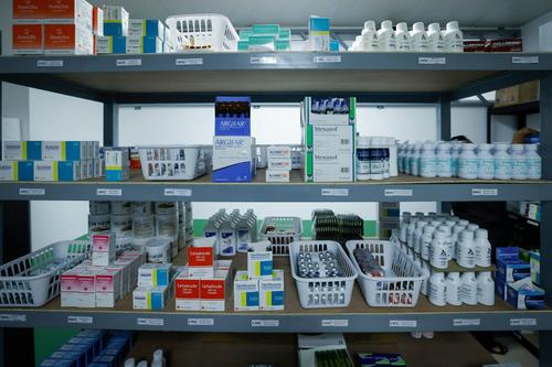 Farmacias sociales, pisos de cemento, servicios de salud, mejoras, Guatemala, proyectos, 02