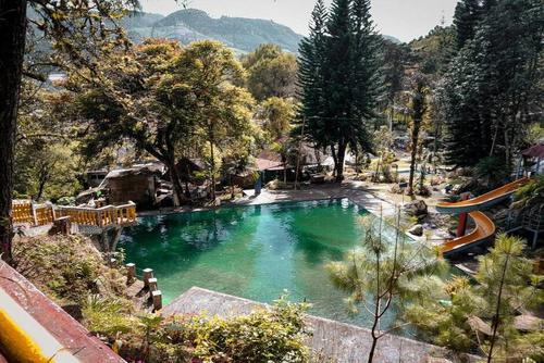 El centro cuenta con piscinas y toboganes (Foto: Fredy Ichich)