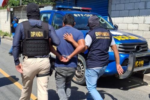 Marvin "N" intentó fugarse portando un arma de fuego al momento de su detención. (Foto: PNC)