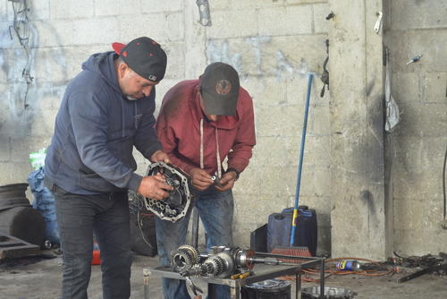 El servicio mayor requiere el cambio de algunas piezas y su costo puede superar los Q5 mil. (Foto: Josué Ardeano/Colaborador)
