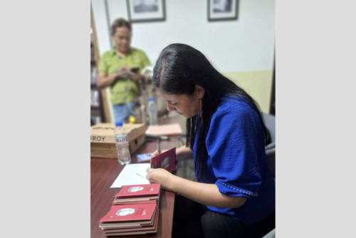 El libro también inaugura la colección dedicada al microrrelato por la Editorial Cultura. (Foto: cortesía Norma Ordóñez)