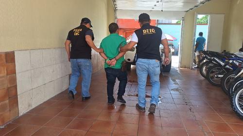 Su detención se llevó a cabo en cumplimiento de una orden de captura girada por un juzgado capitalino. (Foto: PNC)

