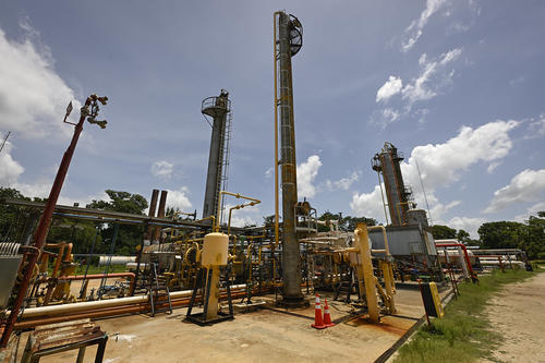 Arévalo, Campo Xan, Cierre, Pozos petroleros, Invasiones, producción, 03