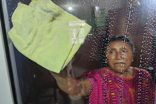 Evita productos químicos que puedan dañar los vidrios y marcos. (Foto: Oswaldo Cop/Colaborador)