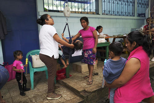 Llevar control del peso y talla en los niños es importante. (Foto: Ángel Revolorio/Colaborador)