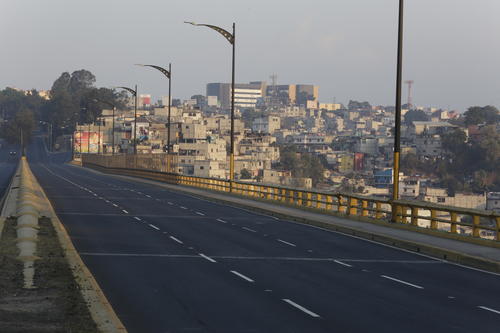 El puente Martín Prado Vélez o puente El Incienso, conecta las zonas 1, 2 y 3 con la zona 7 capitalina. (Foto: Archivo Nuestro Diario)