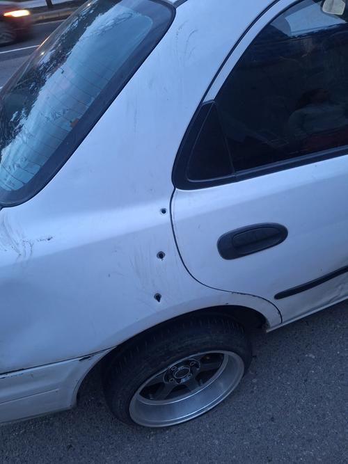 Así quedó el taxi tras el ataque armado. (Foto: PNC)