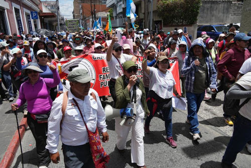 La más reciente protesta de maestros se inició a finales de mayo y duró más de dos meses. Además de plazas, pedían un aumento del 15% a su sueldo. (Foto: Archivo/Soy502)