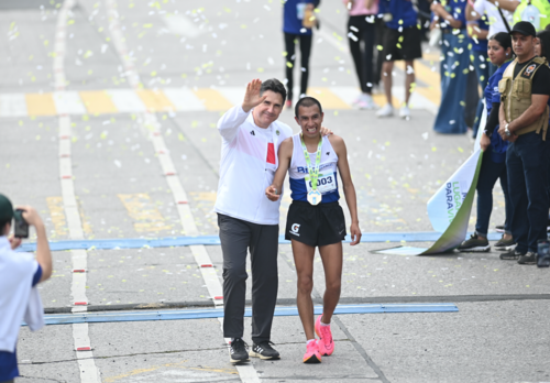 Alberto González fue el ganador de la rama masculina. (Foto: Pedro Pablo Mijangos)