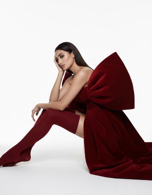 El terciopelo realza la belleza de la reina guatemalteca. (Foto: Instagram)