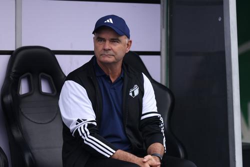 El técnico argentino será confirmado en el cargo y tendrá que armar un equipo más competitivo. (Foto: Pedro Mijangos)