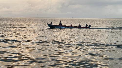 Se hace una simulación de las embarcaciones que llegaron a Guatemala. (Foto: Pablo Miguel/Colaborador)