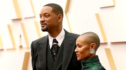 En 2022, Will Smith abofeteó a Chris Rock en la ceremonia de los Óscar por burlarse de Jada. (Foto: X)