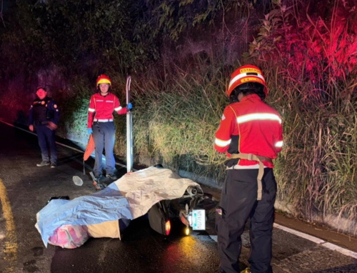 Presuntamente intentaban robarle sus pertenencias. (Foto: Bomberos Municipales)