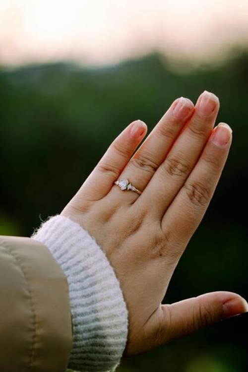 Recortarse bien las u&ntilde;as ayuda a mantener las manos saludables. (Foto: Pexels)