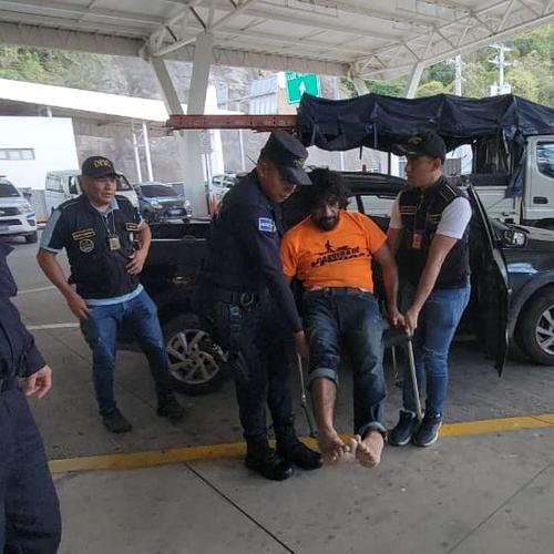 El acusado qued&oacute; parapl&eacute;gico tras un ataque armado y se encontraba internado en el Hospital Modular de Chiquimula. (Foto: PNC)