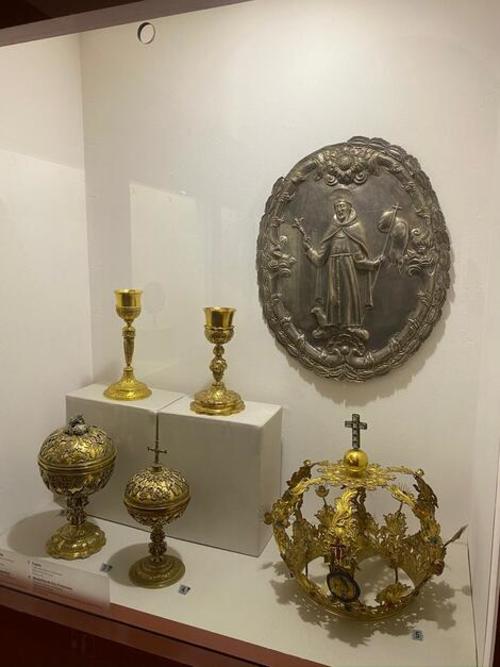 Adem&aacute;s de piezas de arte se encuentran art&iacute;culos antiguos. (Foto: Cortes&iacute;a Museo de La Merced)