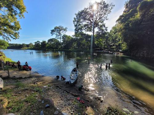 Los colores del agua, mezclados con los paisajes de la naturaleza y animales, hacen de este lugar algo m&aacute;gico. (Foto: Pablo Miguel/Colaborador)
