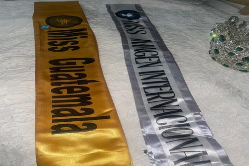 La jalapaneca comparti&oacute; fotos de las bandas obtenidas. (Foto: FB Kris Espino)