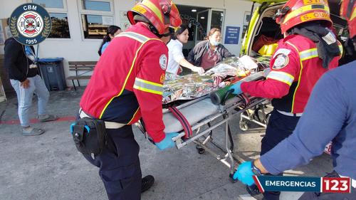 El ni&ntilde;o fue traslado en condici&oacute;n delicada a un centro asistencial. (Foto: Bomberos Municipales)