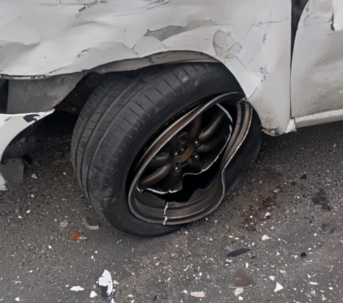 El accidente dej&oacute; da&ntilde;os en ambos veh&iacute;culos. (Foto: Amilcar Montejo)