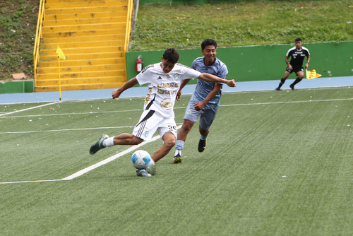 Los albos tuvieron que llegar a tiempos extra, pero finalmente consiguieron coronarse en la Categor&iacute;a Especial. (Foto: Eddy Recinos/Colaborador)