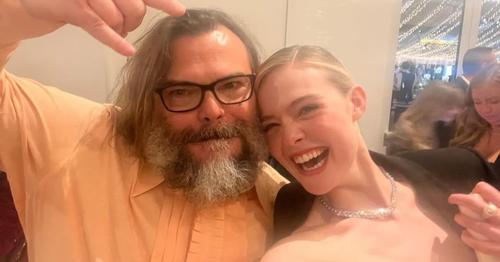 La actriz calific&oacute; a Black como "el hombre m&aacute;s atractivo" que ha visto. (Foto: X)