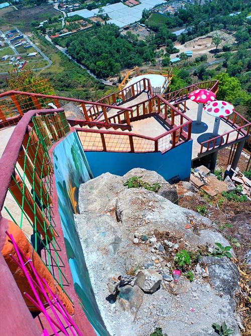 El parque cuenta con varios miradores a lo largo de un recorrido de mil diez gradas. (Foto: Mynor Morales)