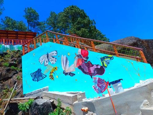 Pintorescos murales dan un toque especial al parque La Cerra. (Foto: Mynor Morales)