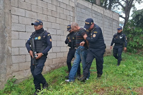 El sujero fue arrestado despu&eacute;s de la persecusi&oacute;n. (Foto: PNC)