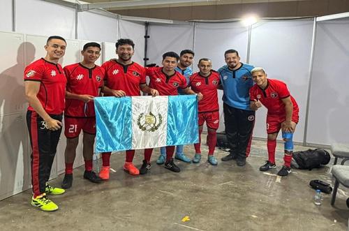 La delegaci&oacute;n chapina dijo presente en Abu Dhabi, enfrentando a potencias del deporte phygital. (Foto: Hans Vielman) 