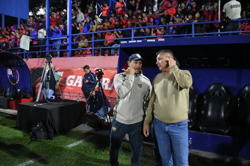 Mauricio Tapia guio a los antig&uuml;e&ntilde;os a un nuevo campeonato. (Foto: Rudy Mart&iacute;nez / Colaborador) 