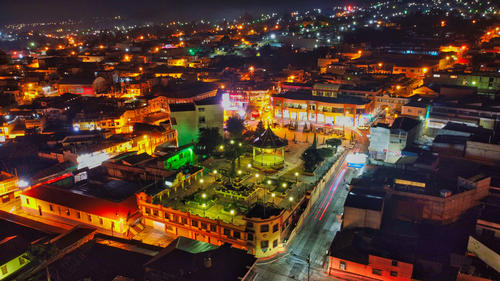 Por la noche es muy tranquilo y se aprecia su belleza. (Foto: Willy Navarro/Colaborador)