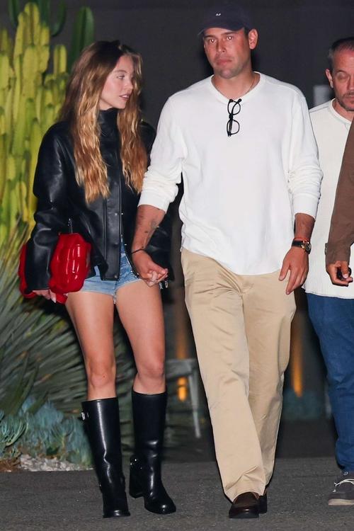 La actriz fue fotografiada con el productor Scooter Braun. (Foto: X)