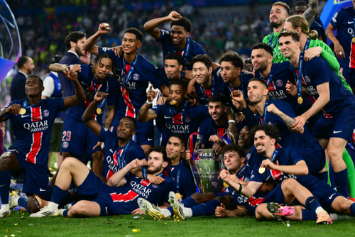 Este grupo de jugadores del PSG ser&aacute; recordado siempre como el primero en coronarse en Champions. (Foto: Archivo)
