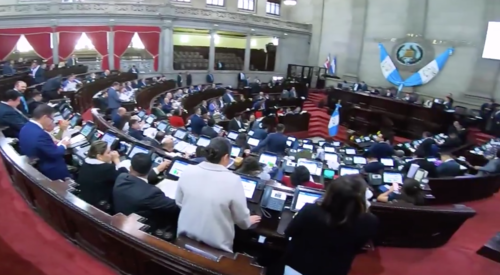 En la sesión de este martes, los diputados volverían a votar a favor de su aumento salarial. (Foto: Congreso)