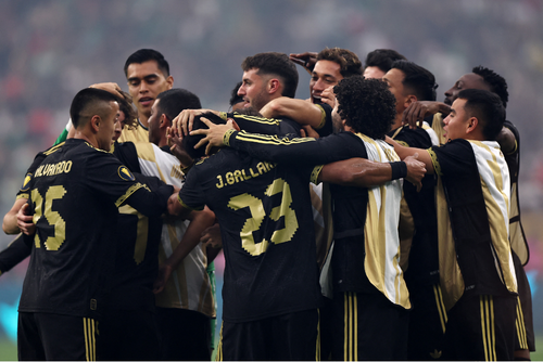 El tri azteca hizo prevalecer su poderío contra los estadounidenses. (Foto: AFP)