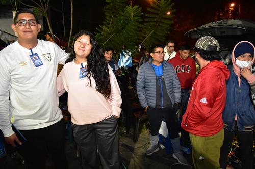 El grupo de aficionados implementó un filtro para para garantizar el acceso a las filas a seguidores genuinos y no revendedores. (Foto: Estuardo Palacios/Nuestro Diario)