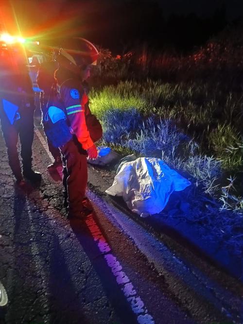 El cuerpo de la víctima presentaba señales de violencia según indicaron los socorristas. (Foto: Bomberos Municipales)