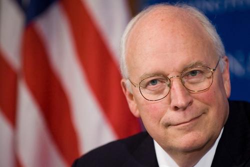 Su figura cobró relevancia recientemente al romper filas del partido republicano, anunciando que votaría por Kamala Harris en las elecciones de 2024, priorizando la Constitución sobre las divisiones. (Foto: AFP)