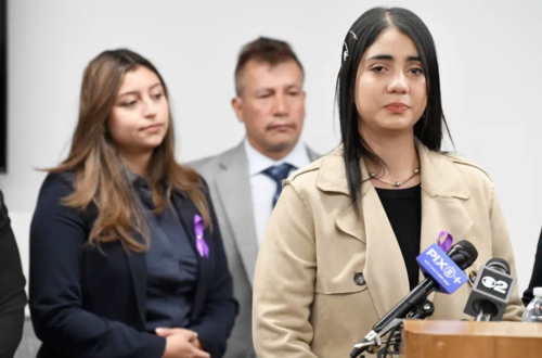 Carolina (a la derecha) agradeció a la familia guatemalteca por salvarle la vida. (Foto: New York Post)