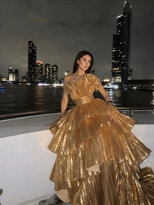Raschel Paz luce un elegante vestido de noche. (Foto: Instagram)