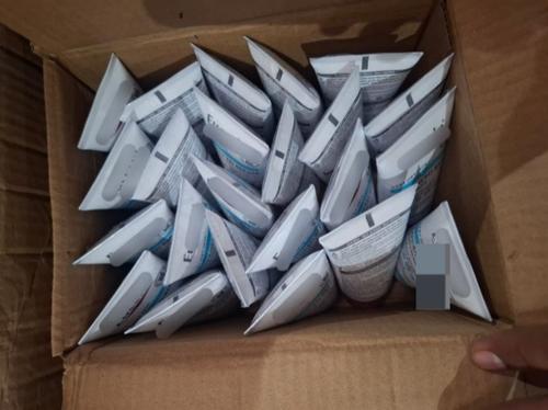 La mercancía, que quedó bajo resguardo de las autoridades competentes, presentaba señales de mercancía alterada y violación a los derechos de propiedad intelectual de marcas registradas. (Foto: SAT)