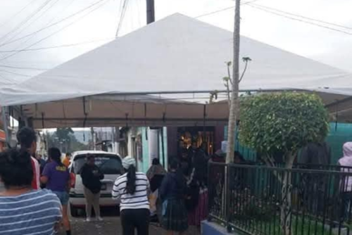 Según testigos sujetos desconocidos se acercaron al lugar y dispararon en varias ocasiones. (Foto: Foto: Bomberos Municipales Departamentales)