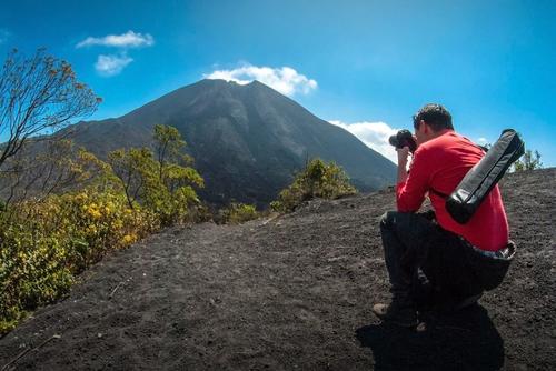 Los turistas aprovechan a llevarse los recuerdos por medio de fotografías. (Foto: Inguat)