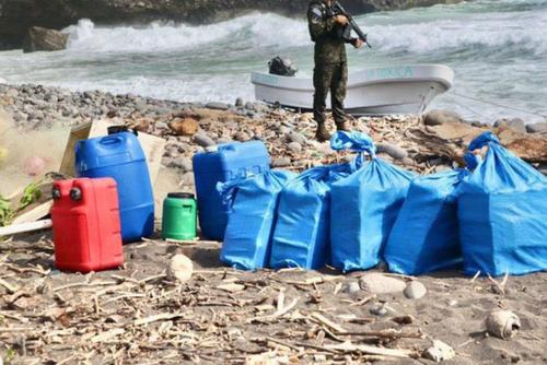 Este fue el cargamento de droga que era transportado en la lancha. (Foto: redes sociales)