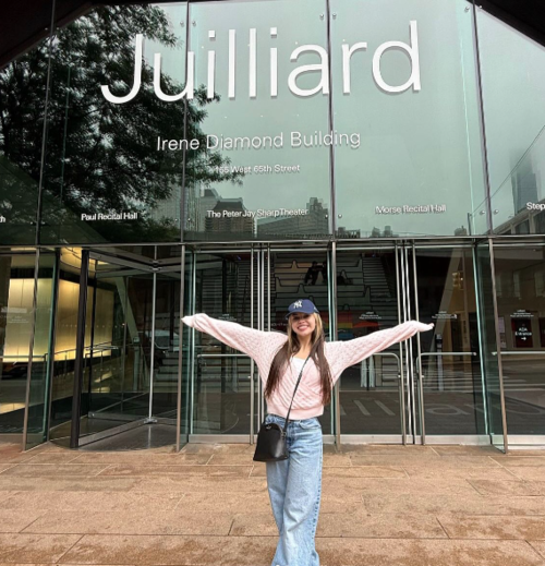 mia McEwen navidad 3