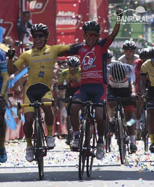 Alfredo y Celso Ajpacajá compitieron juntos en distintas vueltas ciclísticas a Guatemala. (Foto: Alfredo Ajpacajá)